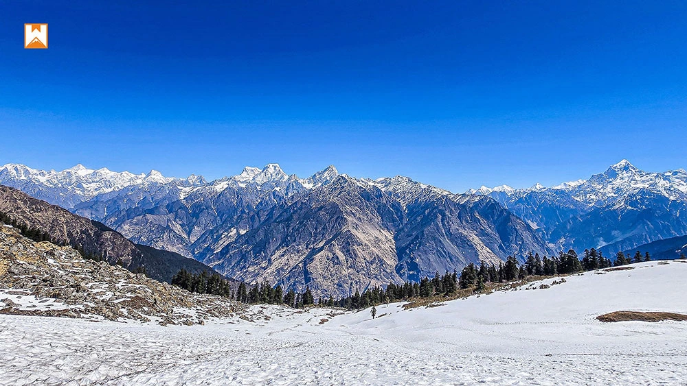 Best January–February Treks in India: Experience the Magic of Winter Mountains (A Guide for Gujarat Trekkers)